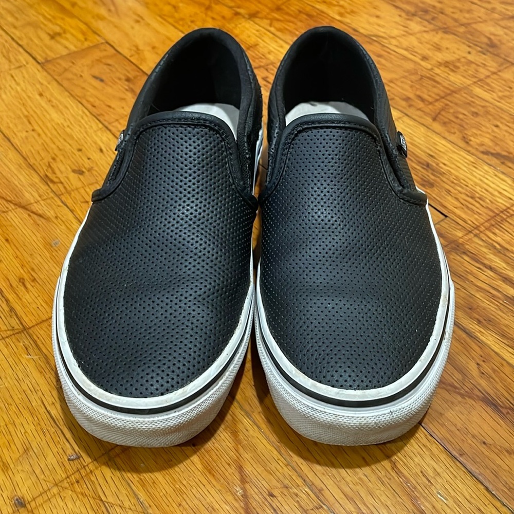 Vans slip on sneakers women’s 6